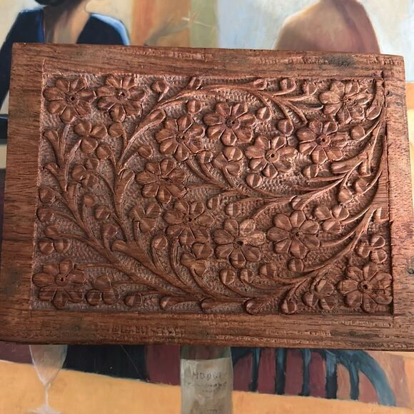 Wood Box Hand Carved Jewelry Trinket flower design Made in India 6” x 4”x2” - Picture 7 of 7